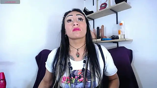 luna sofia69 online show from February 5, 2025, 2:16 pm