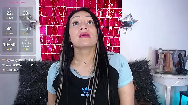 luna sofia69 online show from September 9, 2025, 11:32 am