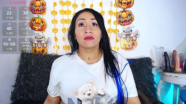 luna sofia69 online show from October 4, 2025, 12:14 pm