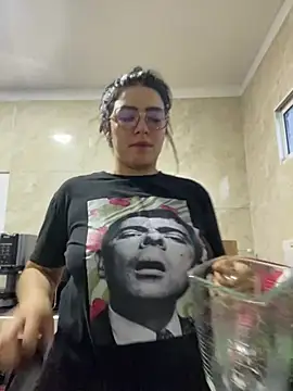 Lia flowers online show from January 9, 2025, 11:02 pm