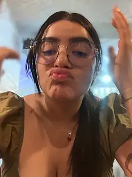 Lia flowers online show from January 31, 2025, 11:45 pm