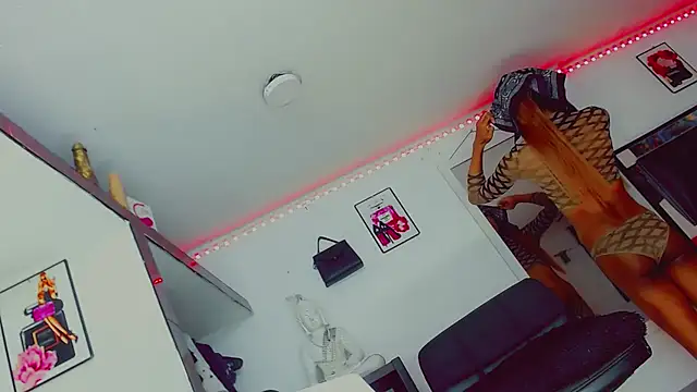 Snapshot of candy_kendall chatting on September 19, 2025, 12:28 pm candy kendall online show from September 19, 2025, 12:28 pm