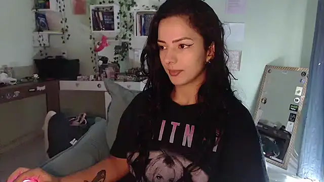 BeellyDance online show from May 13, 2026, 1:52 pm
