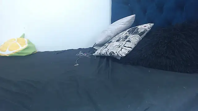 Snapshot of queenofwetqueens chatting on November 19, 2025, 5:13 pm queenofwetqueens online show from November 19, 2025, 5:13 pm