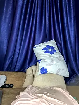 Snapshot of sweetestval chatting on November 27, 2025, 8:49 am sweetestval online show from November 27, 2025, 8:49 am