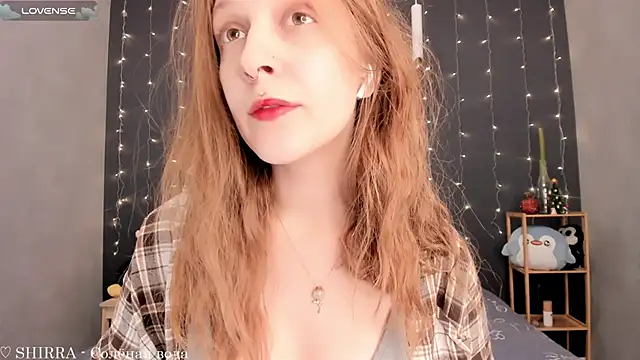 Snapshot of SolarAlice chatting on December 15, 2024, 6:26 pm SolarAlice online show from December 15, 2024, 6:26 pm