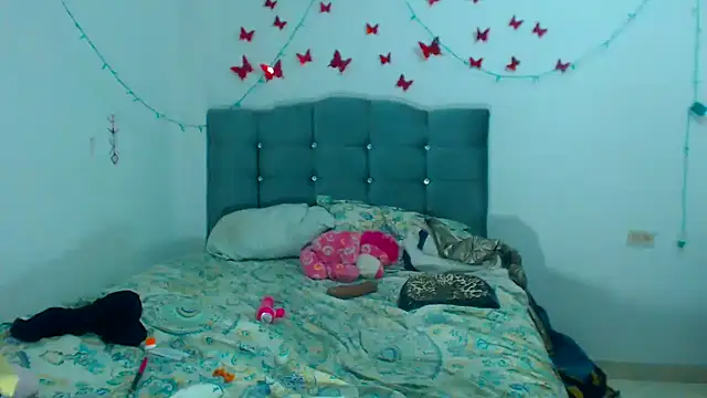 AmaraRoberts420 online show from January 22, 2025, 1:10 am