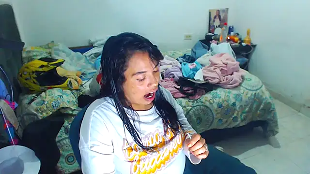 AmaraRoberts420 online show from October 22, 2025, 2:12 am