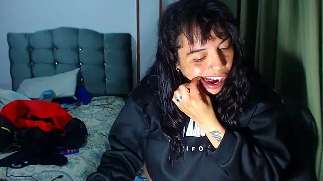 Snapshot of AmaraRoberts420 chatting on January 14, 2026, 3:34 am AmaraRoberts420 online show from January 14, 2026, 3:34 am