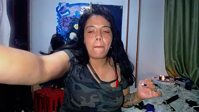 Snapshot of AmaraRoberts420 chatting on June 1, 2026, 1:40 am AmaraRoberts420 online show from June 1, 2026, 1:40 am