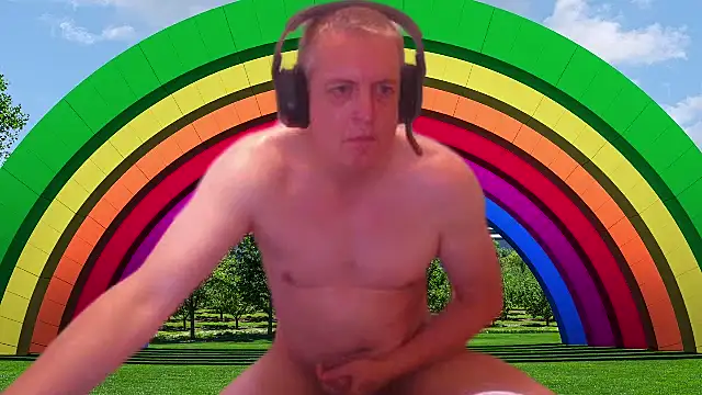 JulioMaximus online show from June 12, 2026, 4:28 pm