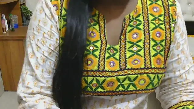 esita 1212 online show from February 13, 2026, 2:07 am