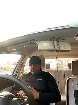 Dick 6inches online show from November 12, 2025, 2:45 am