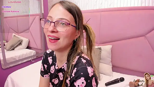 Snapshot of AmbeerWood_ chatting on February 6, 2025, 6:02 pm AmbeerWood online show from February 6, 2025, 6:02 pm