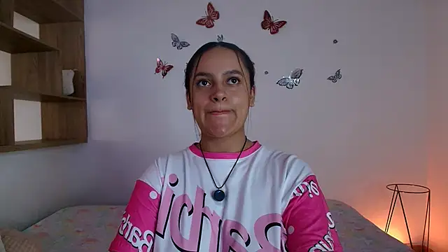 Snapshot of VICTORIABLACK_@xh chatting on November 24, 2025, 7:35 pm VICTORIABLACK xh online show from November 24, 2025, 7:35 pm