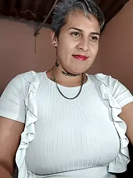 Yessi rousse online show from June 3, 2026, 2:14 am