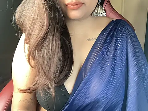 Snapshot of shanayaaa_1 chatting on February 4, 2025, 6:49 pm shanayaaa 1 online show from February 4, 2025, 6:49 pm