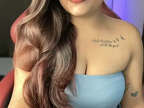 Snapshot of shanayaaa_1 chatting on November 18, 2025, 6:45 pm shanayaaa 1 online show from November 18, 2025, 6:45 pm