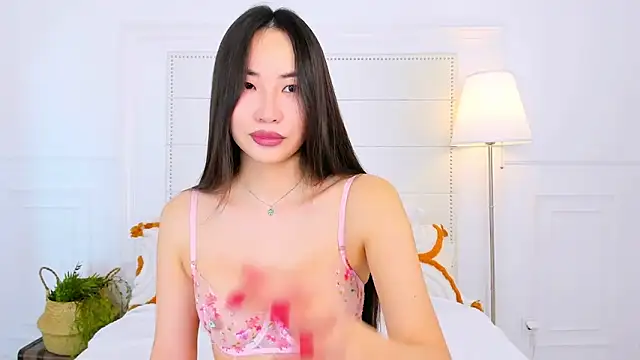 NaomiYuu online show from February 6, 2026, 2:27 am