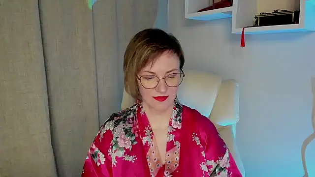 Snapshot of feliziaDesire chatting on May 16, 2026, 6:43 am feliziaDesire online show from May 16, 2026, 6:43 am