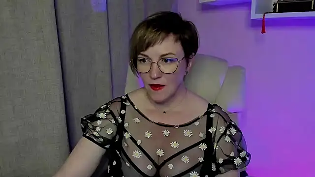Snapshot of feliziaDesire chatting on June 3, 2026, 5:07 pm feliziaDesire online show from June 3, 2026, 5:07 pm