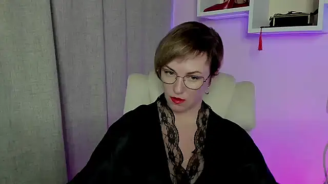 Snapshot of feliziaDesire chatting on June 14, 2026, 8:49 am feliziaDesire online show from June 14, 2026, 8:49 am