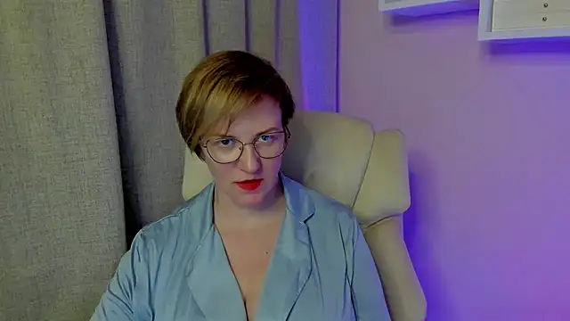 feliziaDesire online show from July 28, 2026, 3:21 pm