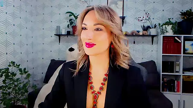 Snapshot of MillaXQueen chatting on November 29, 2025, 1:36 pm MillaXQueen online show from November 29, 2025, 1:36 pm