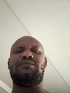 Snapshot of TheTwist chatting on February 21, 2025, 6:29 am TheTwist online show from February 21, 2025, 6:29 am