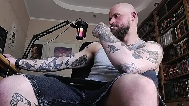 Snapshot of FindomJason chatting on May 6, 2026, 2:44 pm FindomJason online show from May 6, 2026, 2:44 pm