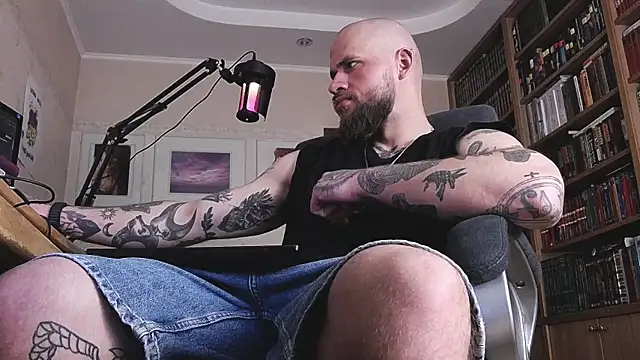 Snapshot of FindomJason chatting on May 7, 2026, 11:48 am FindomJason online show from May 7, 2026, 11:48 am