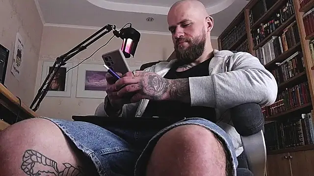 Snapshot of FindomJason chatting on May 11, 2026, 2:23 pm FindomJason online show from May 11, 2026, 2:23 pm