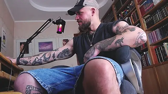 Snapshot of FindomJason chatting on June 5, 2026, 1:17 pm FindomJason online show from June 5, 2026, 1:17 pm