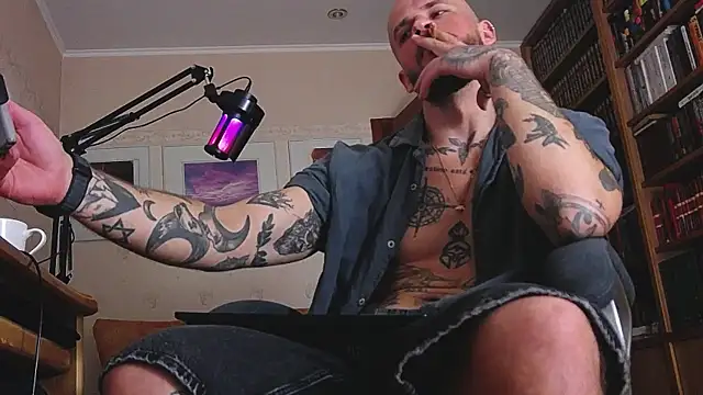 Snapshot of FindomJason chatting on July 8, 2026, 1:04 pm FindomJason online show from July 8, 2026, 1:04 pm