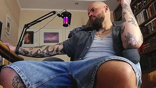 Snapshot of FindomJason chatting on July 30, 2026, 10:25 am FindomJason online show from July 30, 2026, 10:25 am