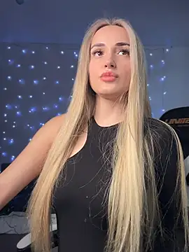 Snapshot of minalawarden chatting on March 17, 2025, 10:38 am minalawarden online show from March 17, 2025, 10:38 am