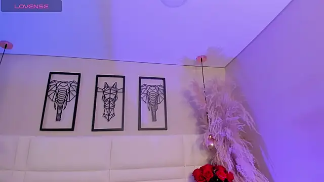 Rebeca jones online show from November 13, 2025, 12:26 pm