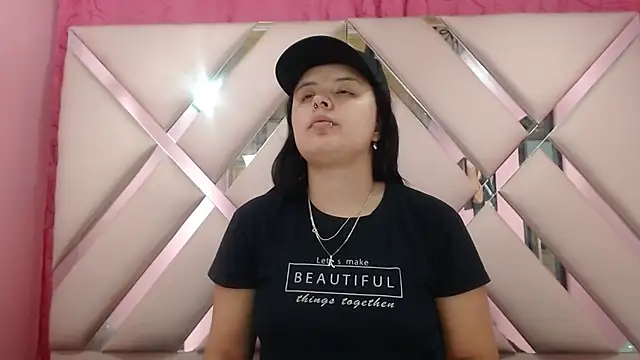 nathaly low1 online show from December 20, 2025, 3:02 am