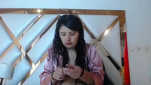 Snapshot of nathaly_low1 chatting on May 12, 2026, 1:19 pm nathaly low1 online show from May 12, 2026, 1:19 pm
