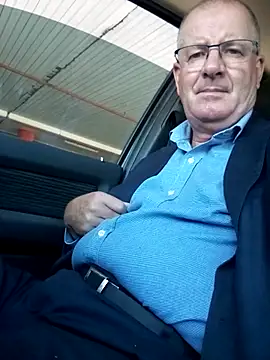 stiffandlubedxh online show from February 11, 2025, 7:44 am