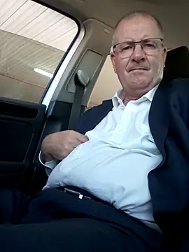 stiffandlubedxh online show from February 20, 2025, 7:23 am