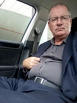 stiffandlubedxh online show from February 26, 2025, 7:42 am