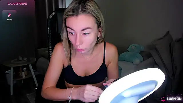 DannaEvan online show from January 14, 2026, 2:28 am