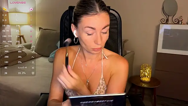 DannaEvan online show from June 27, 2026, 2:44 pm