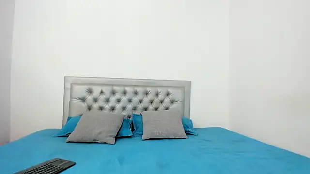 SEXXYLATINCOUPLE1 online show from July 29, 2026, 6:44 am