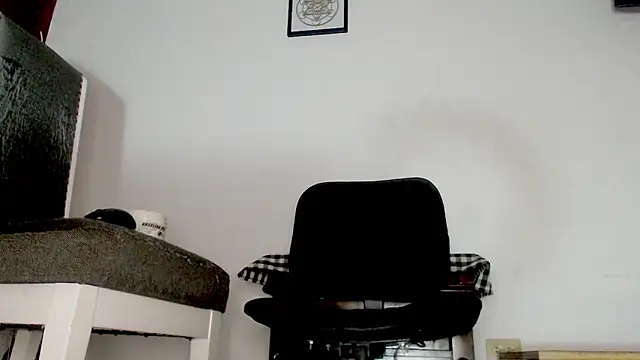 Snapshot of AngelBarbaro chatting on May 18, 2026, 8:36 pm AngelBarbaro online show from May 18, 2026, 8:36 pm
