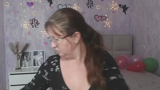 VanessaHotts online show from February 1, 2025, 12:05 pm