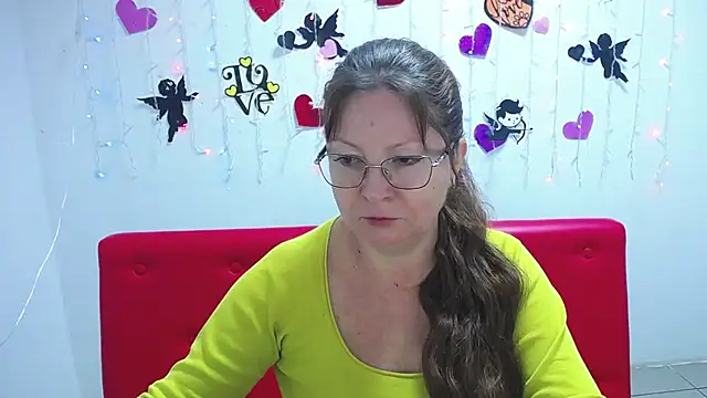 VanessaHotts online show from February 6, 2025, 5:57 am