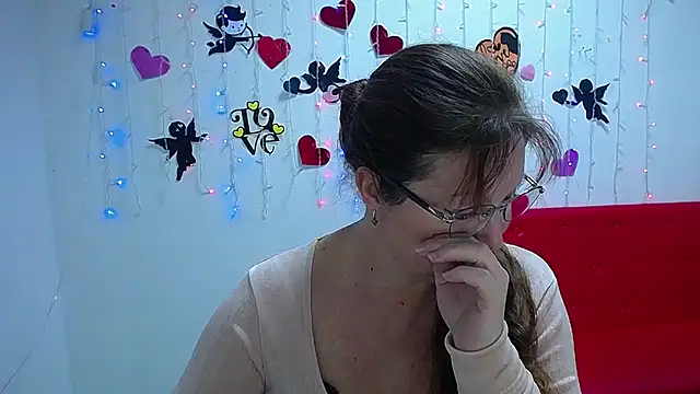 VanessaHotts online show from February 10, 2025, 9:25 am