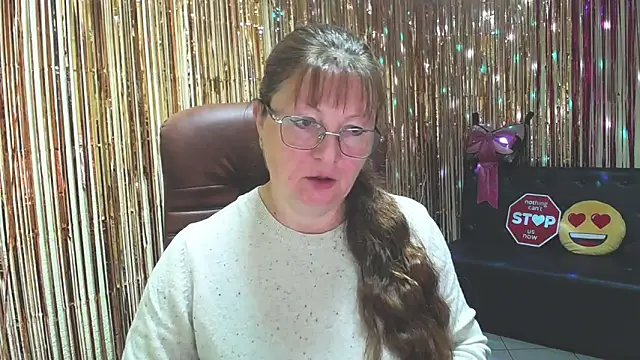 VanessaHotts online show from October 6, 2025, 5:27 am